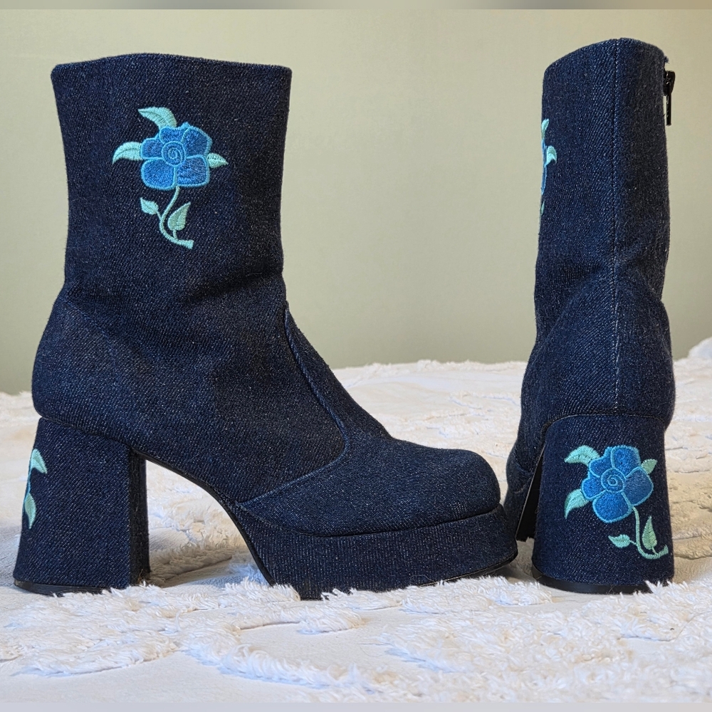 🪩 VTG Denim Floral Le Chateau Platform Boots 70s Disco Y2K Mismatched Sz 8/7 - Picture 2 of 16